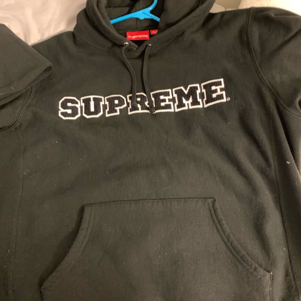 Supreme black medium hoodie